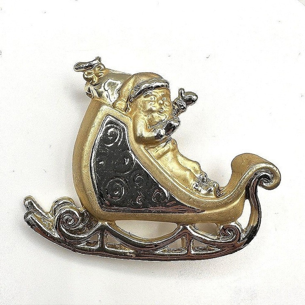 Vintage 90s Christmas Holiday Santa Sleigh Brooch Pin Gold Tone Women's Jewelry